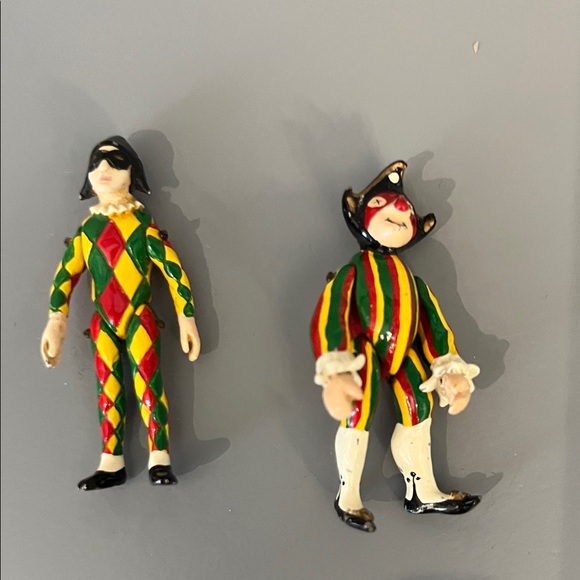 Vintage Harlequin Miniature Figurines in Red, Green, Yellow, Black Movable - Picture 4 of 6
